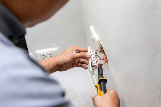 Best Circuit Breaker Repair  in Castroville, TX